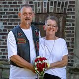 Iris (geborene Ostfeld) und Armin Kunkel sind seit 2015 ein Paar, dabei kennen sich die beiden bereits seit der Schulzeit.