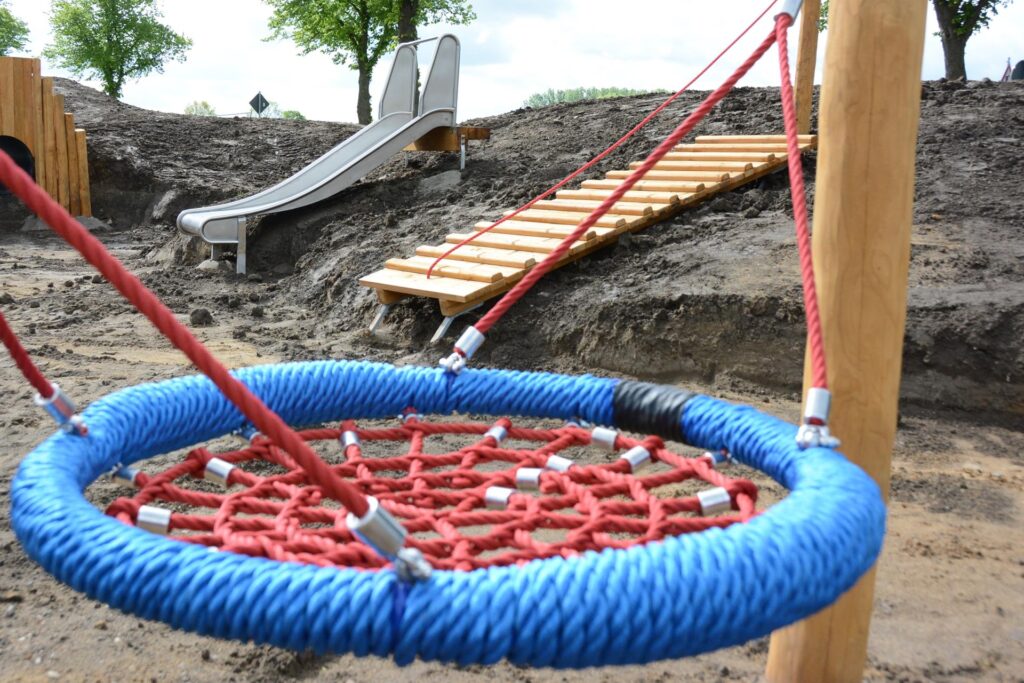 Eine Nestschaukel würde die Martin-Luther-King-Schule gern am Standort Ickern-End (Uferstraße) bauen. Sie würde 10.000 Euro kosten, so die Projektbewerbung, von der man sich über das Bürgerbudget 5000 Euro erhofft. Eine Nestschaukel würde die Martin-Luther-King-Schule gern am Standort Ickern-End (Uferstraße) bauen. Sie würde 10.000 Euro kosten, so die Projektbewerbung, von der man sich über das Bürgerbudget 5000 Euro erhofft.