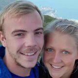 Ein Bild aus unbeschwerten Zeiten: Jonas Lügering, Handballer von SW Havixbeck, und seine Freundin Elisa