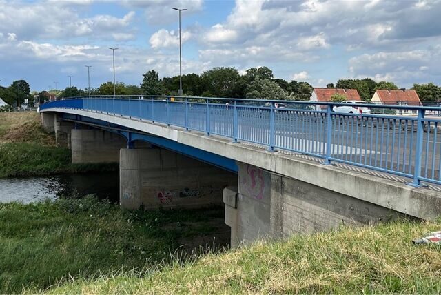 In Höhe der Lippebrücke hat sich eine 64-jährige Dorstenerin schwer verletzt.