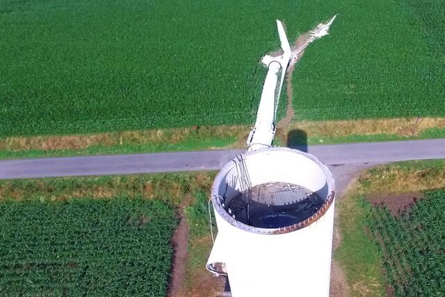 Die umgestürzte Windkraftanlage in Gescher Estern aus der Luft