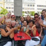 Gute Stimmung und viel Betrieb herrschte am 14. Juli 2022 beim Naschmarkt rund um den Reiterbrunnen.