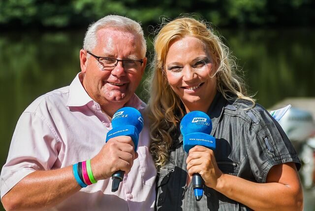 Die Moderatoren der Schlagerparty 2023: Uwe Kisker und Nicole Kruse.