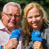 Die Moderatoren der Schlagerparty 2023: Uwe Kisker und Nicole Kruse.