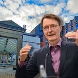 Bundesgesundheitsminister Karl Lauterbach (SPD) ist von den Bürgermeistern aus Dorsten, Haltern, Marl und Herten zu einem Besuch der KKRN-Kliniken vor Ort eingeladen worden.