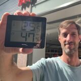 Unser Reporter Tim Schulze ist mit Thermometer bewaffnet über den Westenhellweg gelaufen. Bei H&M war es am kühlsten.