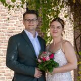 Lena (geborene Wilschewski) und Sebastian Bonk haben sich auf dem Standesamt zu Castrop-Rauxel das Ja-Wort gegeben.