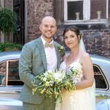 Sarah (geborene Schweiger) und Pascal Prediger haben geheiratet. Zur Hochzeit wurden sie in einem edlen Rolls-Royce-Oldtimer chauffiert.