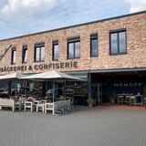 Das Gebäude, in dem sich die Bäckerei & Confiserie Hohoffs Augenlust und Tafelfreuden in Waltrop befindet.