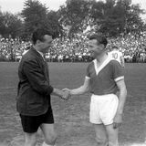 Ein sportlich bedeutsamer Tag in Recklinghausen war der 28. Mai 1964: Die Weltmeisterschafts-Elf von 1954 trat in der Viktoria-Kampfbahn gegen die Westauswahl an.