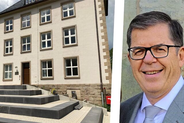 Die Montage zeigt den Hintereingang des Willy-Brandt-Hauses in Recklinghausen und den Fachbereichsleiter Bildung und Sport, Martin Gohrke.