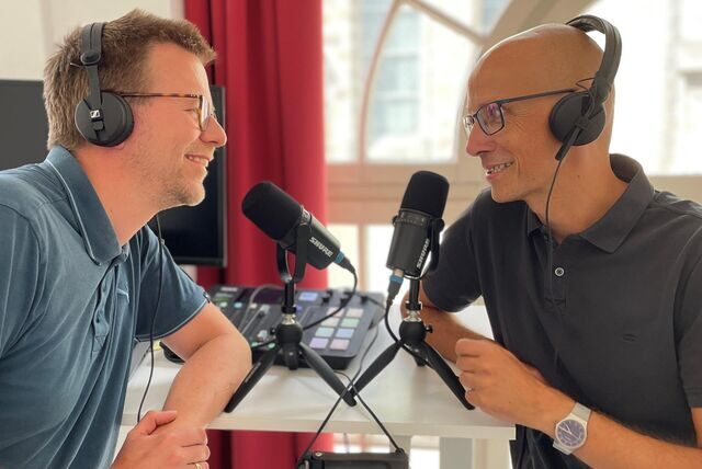 Redakteur Tobias Weckenbrock (l.) im PottCAS-Studio mit Gast Marc Frese von Mein Ickern.