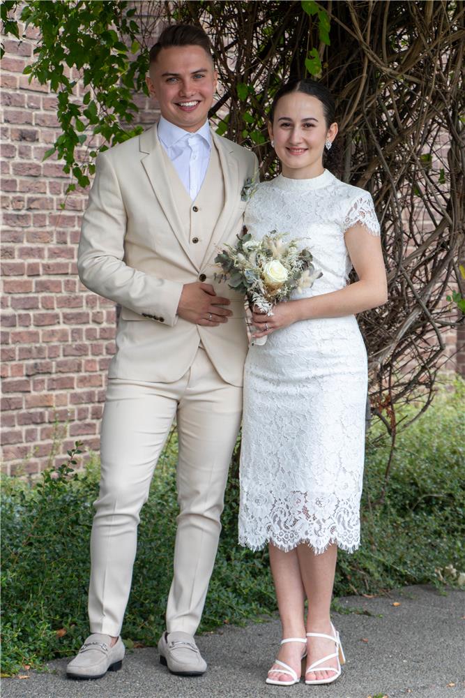 Elf Jahre nach dem ersten Date wagten Filiz Kaya und Waldemar Schkurichin den Gang zum Standesamt in Castrop-Rauxel.