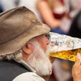 Glücklich, wer Münchner ist. Zumindest das Bier ist günstiger.