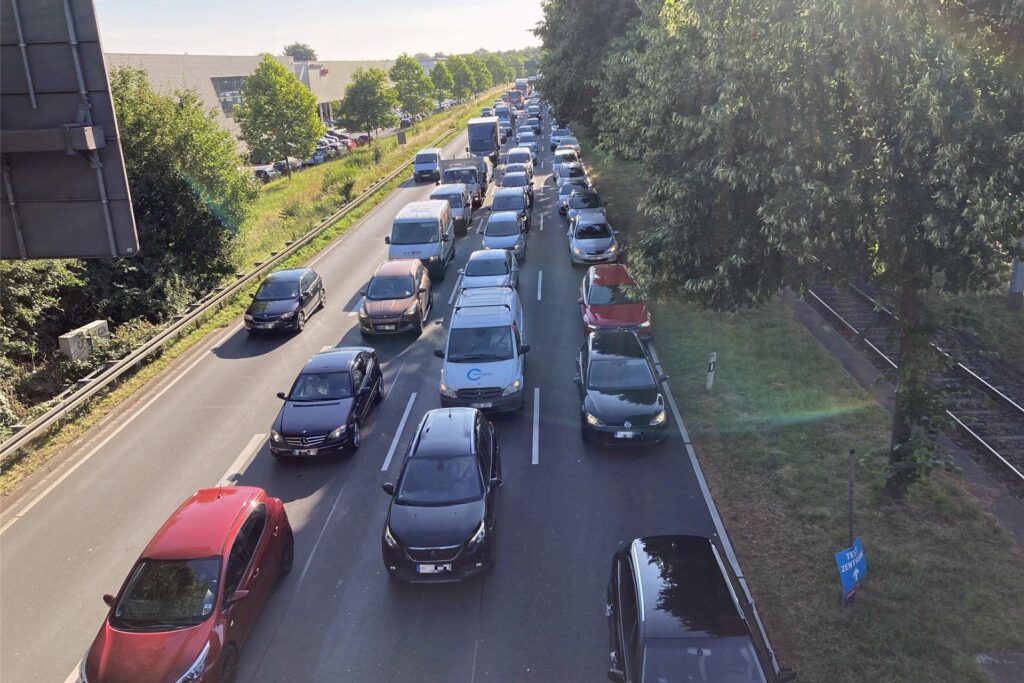 Stau auf der B1 in Dortmund