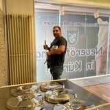 Jelaldin Saljuki in seinem Ladenlokal