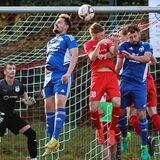 Westfalia Huckarde (rotes Trikot) und BW Huckarde standen sich beim Josef-Spranke-Gedächtnis-Cup gegenüber.