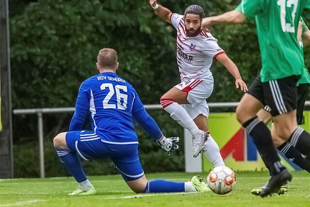Der TuS Bövinghausen mühte sich beim Hecker-Cup gegen den BSV Schüren.