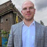 Oberbürgermeister Thomas Westphal und Investor Christoph Thelen vor dem sogenannten Emscherschlösschen auf den HSP-Gelände (Montage).