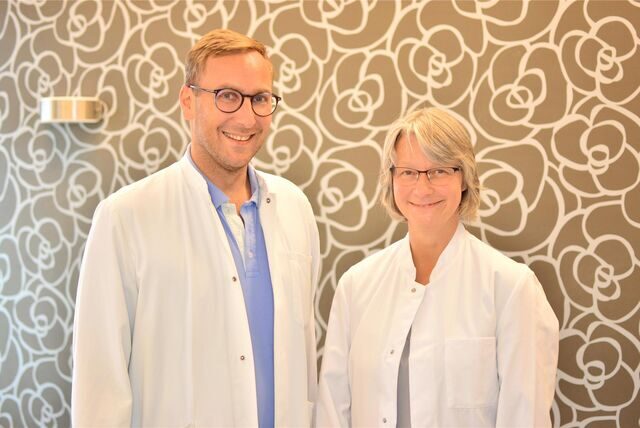 Die Chefärztin der Dorstener Frauenklinik Dr. Simone Sowa freut sich auf die gemeinsame Zusammenarbeit mit dem neuen Leitenden Oberarzt Andreas Schmeling.
