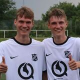 Zum Verwechseln ähnlich: Timo und Nico Theimann (r.) sind aus den A-Junioren des SV Frömern in die erste Mannschaft aufgerückt.