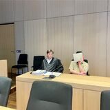 Der vorbestrafte Sexualstraftäter (rechts) aus Datteln neben seinem Pflichtverteidiger Jens Tuschhoff aus Oer-Erkenschwick beim Prozessauftakt. Jetzt hat der gebürtige Waltroper seine Revision zurückgenommen.