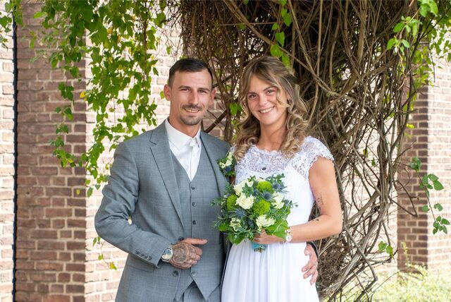 Denise Stern und Timo (geborener Ballmann) haben Ja gesagt. Das Paar heiratete auf dem Standesamt Castrop-Rauxel.