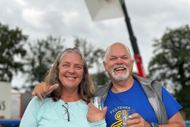 Anne und Jeff Scharnhorst kommen aus Hawaii und haben ihr erstes Schützenfest in Rhade erlebt.