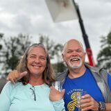 Anne und Jeff Scharnhorst kommen aus Hawaii und haben ihr erstes Schützenfest in Rhade erlebt.