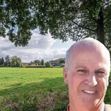 Patrick van Drunen vor dem potenziellen Baugebiet am Beisinger Weg in Recklinghausen