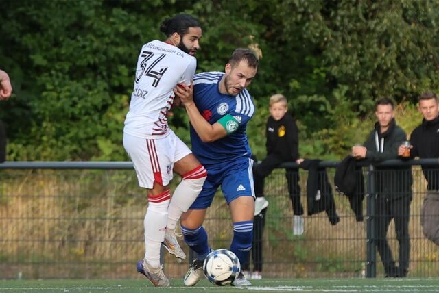 Umut Yildiz (l.) und der TuS Bövinghausen sind am Holzwickeder SC gescheitert.