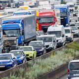 Stau auf der Autobahn in NRW bei Köln