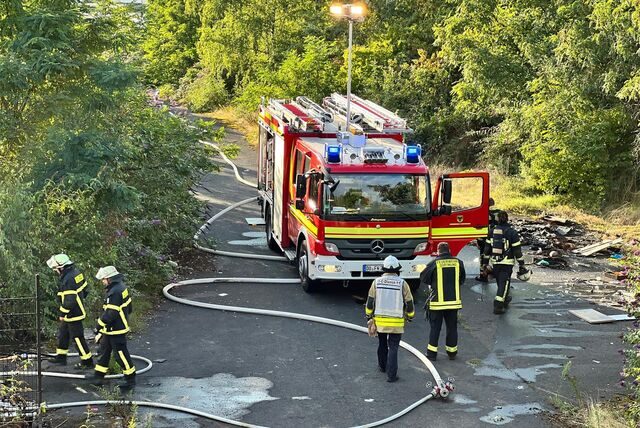 Die Feuerwehr ist auf dem HSP-Gelände im Einsatz.