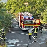 Die Feuerwehr ist auf dem HSP-Gelände im Einsatz.
