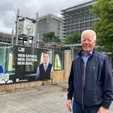 Als das Rathaus errichtet wurde, war August Bollmann (83) Bauleiter. Er hofft, dass die Sanierung ohne weitere Kostensteigerungen gelingt, bleibt aber skeptisch.
