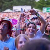 Besucher und Besucherinnen beim Juicy Beats im Westfalenpark Dortmund.
