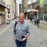 Martin Grotz steht auf der Großen Geldstraße in Recklinghausen.