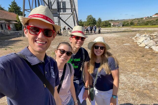 Ein Selfie der Dorstener Grupppe vor der Goldmine in Vila Pouca de Aguiar darf nicht fehlen.