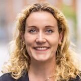 Annika Ledeboer (29) ist Deutschland-Managerin der irischen Billigfluglinie Ryanair. Vom Airport Dortmund werden derzeit sieben Ziele angeflogen.