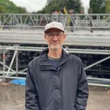 Juicy-Beats-Veranstalter Carsten Helmich vor der im Rückbau befindlichen Hauptbühne des Festivals im Dortmunder Westfalenpark
