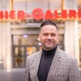 Centermanager Torben Seifert steht vor der Thier-Galerie in Dortmund.