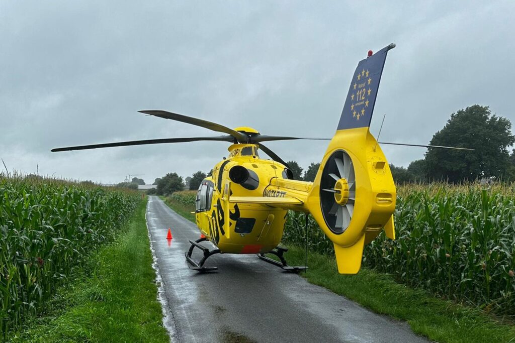Ein Rettungshubschrauber ist an der B 58 im Einsatz. Ein Rettungshubschrauber ist an der B 58 im Einsatz.