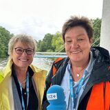 Reporterinnen vor der Blauen Brücke in Haltern