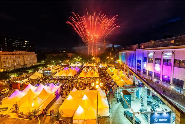 Die City als Kulisse: Das große Feuerwerk von Dortmund à la carte.