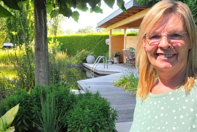 Leonore Demmer aus Dorsten-Holsterhausen macht bei einem Wettbewerb des Landes mit, bei dem der schönste Garten NRWs gesucht wird.