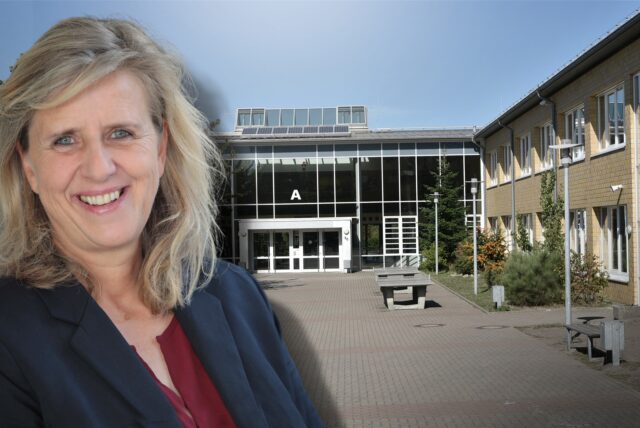 Beigeordnete Regina Kleff stellt Pläne für Grundschulen vor. Die Zahl der Erstklässler ist stark gewachsen.