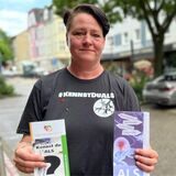 Sina Bürger (l.) im August 2023. Das Foto rechts zeigt sie mit ihrer Mutter Iris Trösken im April 2022.