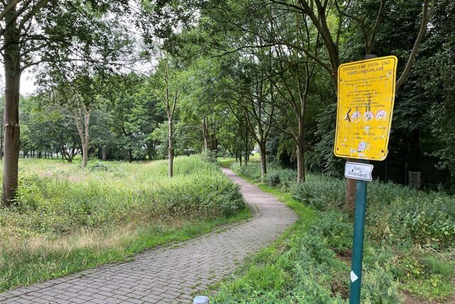 In dem kleinen Park an der Husener Eichwaldstraße/Ecke Flemerskamp kam es im Juli 2023 zu dem brutalen Überfall.