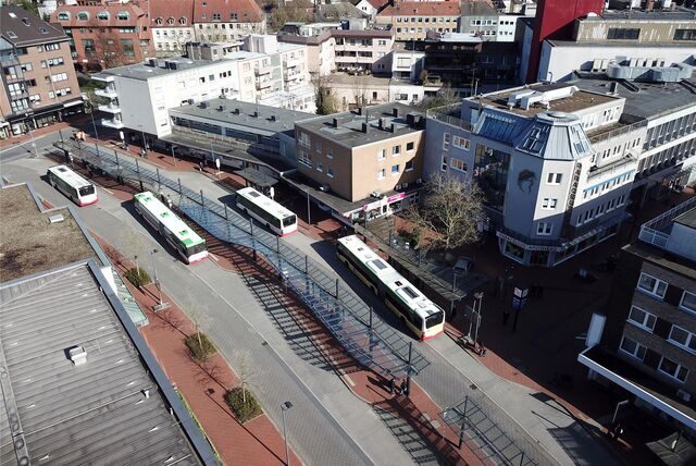 Die Luftaufnahme aus dem März 2020 zeigt den Busbahnhof am Münsterplatz.