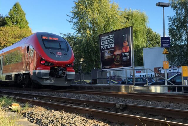 Die RB 43 hält am Bahnhof Castrop-Rauxel-Süd.